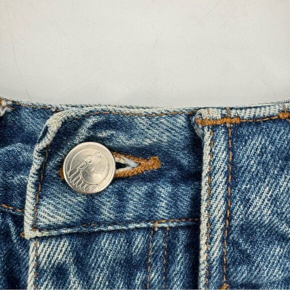 Vintage Cimarron Jean Shorts‎ with Embroidered Flowers Sz 30 (measures 26”) - Picture 3 of 7